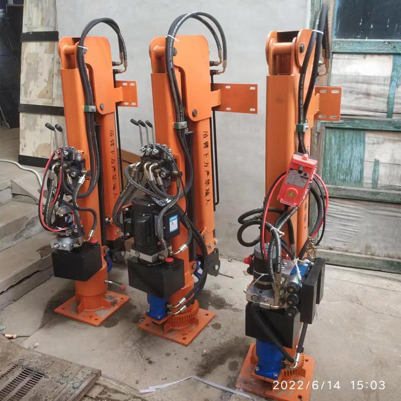 太鲁阁重汽蓝牌随车吊 3.2吨 国六动力强 液压驱动 农用自卸起重机